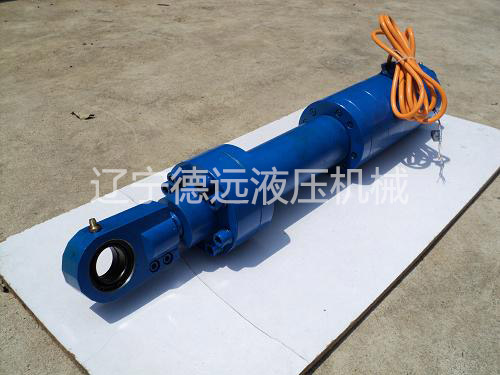 CD内置位移(yí)傳感器液(ye)壓缸