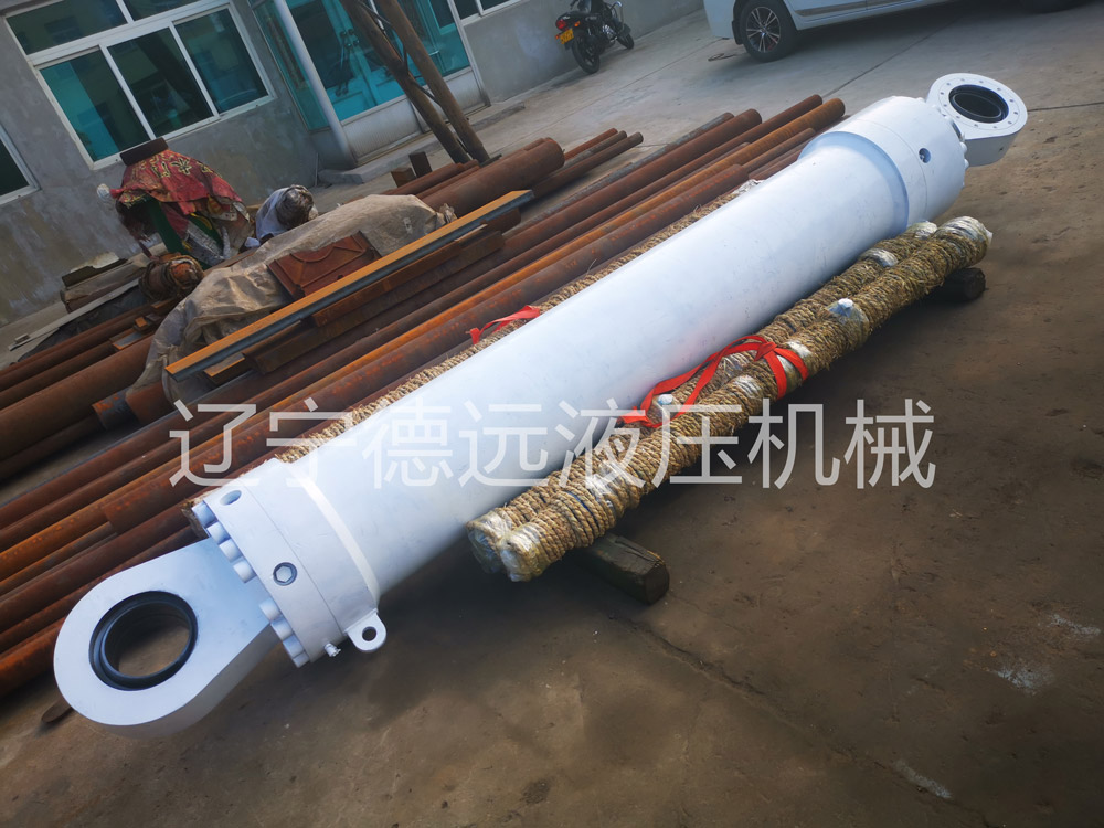 CD350系列重型(xíng)液壓缸，行(háng)程5米